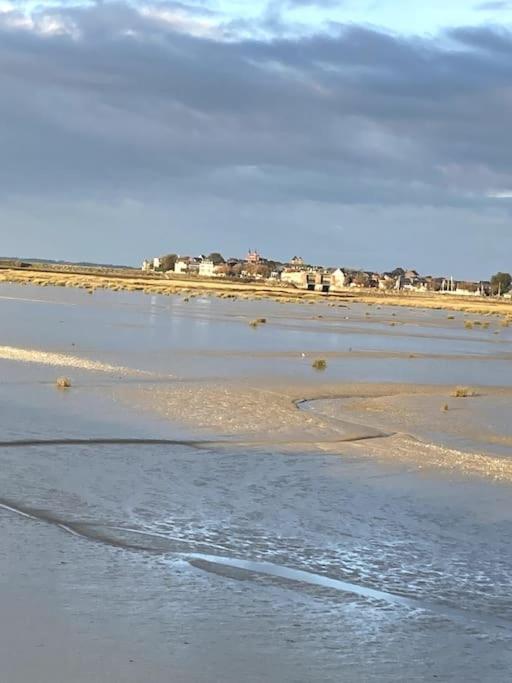 Les Pieds Dans Le Sable Le Crotoy